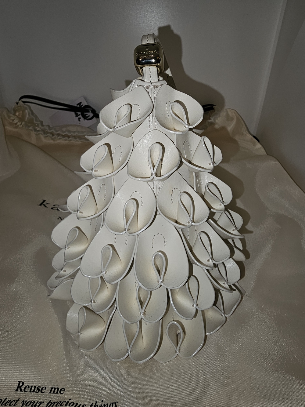 Kate Spade Cream Sculptural Petal Tree Wristlet NWT And Dustbag - Picture 1 of 6